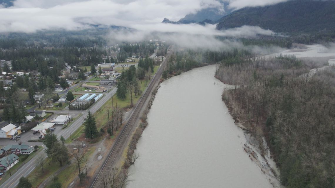 Nearly 50 miles of U.S. Highway 2 closed after flooding and mudslides