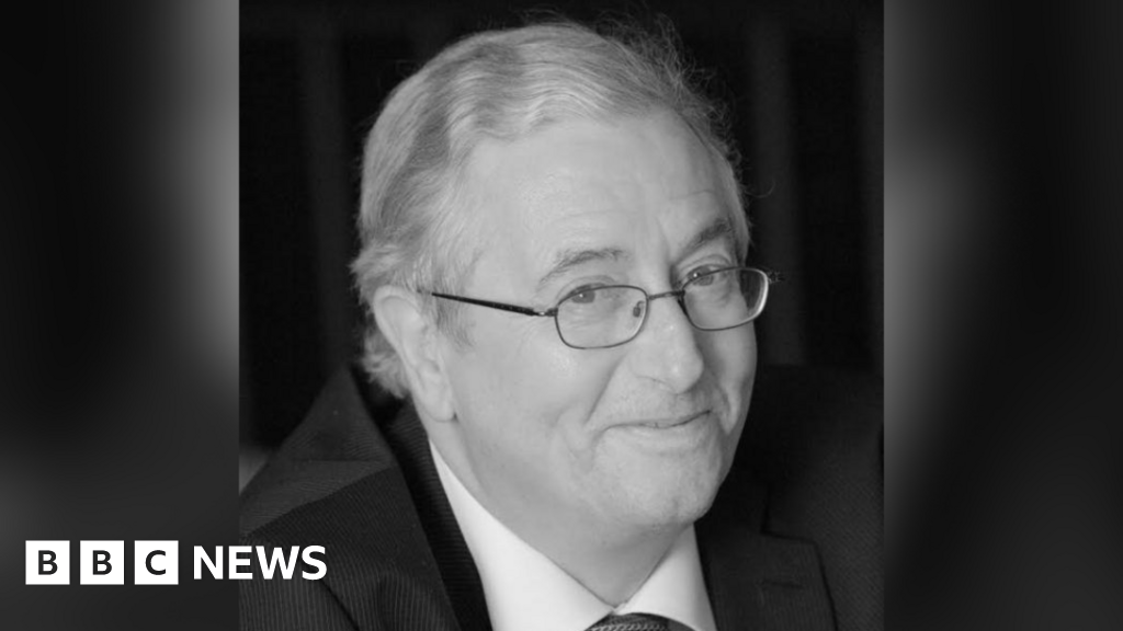 TheRunningManZ streams for 16 hours in memory of his dad