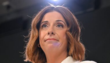 in awkward timing, government ends energy rebate as it defends Wells’ spendathon