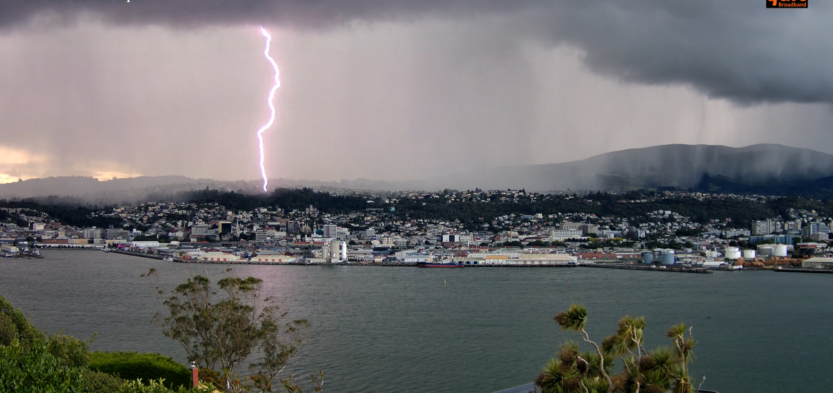 200 lightning strikes hit Dunedin and Clutha