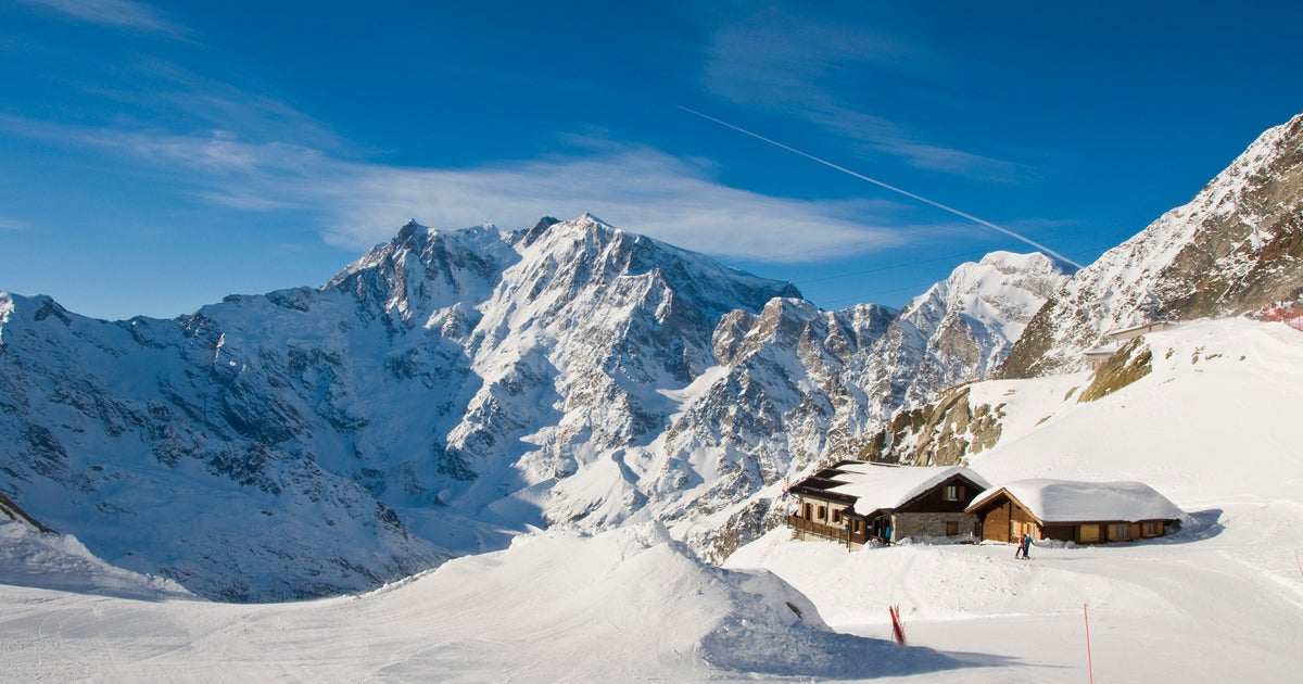Italy cable car accident leaves 4 hurt, 100 stranded on mountaintop for hours