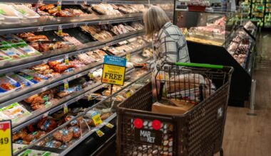 We asked experts to rate the U.S. economy in 2025. Here's what they said.