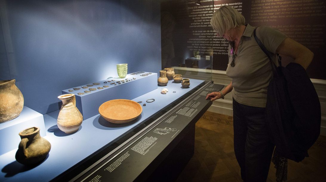 Four Crimean museums launched a joint legal bid in November 2014 to force the Allard Pierson Museum to return the historic collection of archaeological artifacts, displayed in an exhibition titled: 