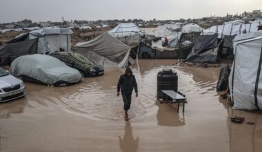 Winter storms flood Gaza as population remains stuck in tents - Financial Times