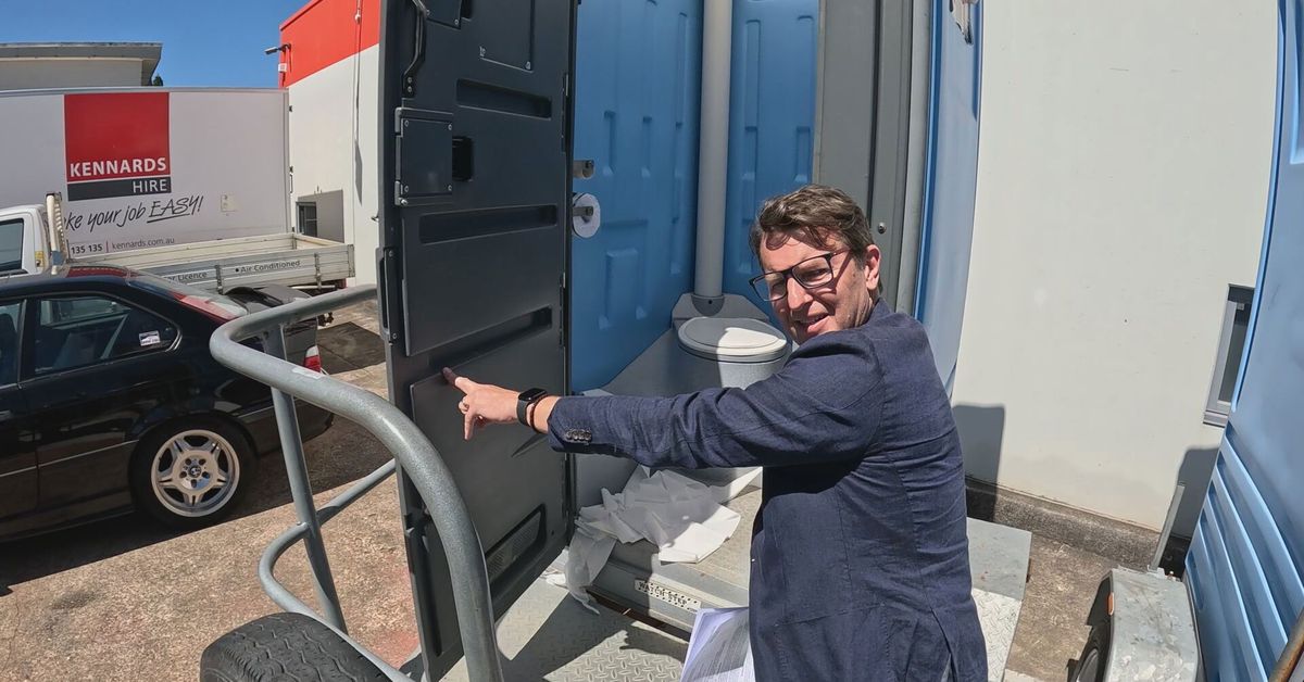 Residents disgusted at portaloos being emptied at neighbouring Kennards Hire site