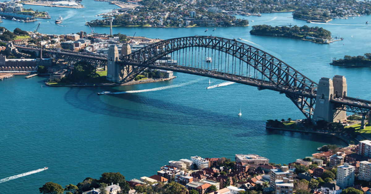 Leaking underground pipe threatens to spill sewage into Sydney Harbour