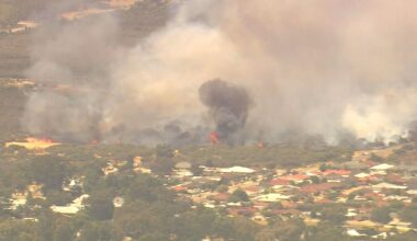 Emergency warnings issued for blazes in Kenwick and Upper Swan