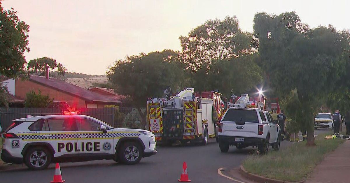Woman dead, man hospitalised in Adelaide house fire