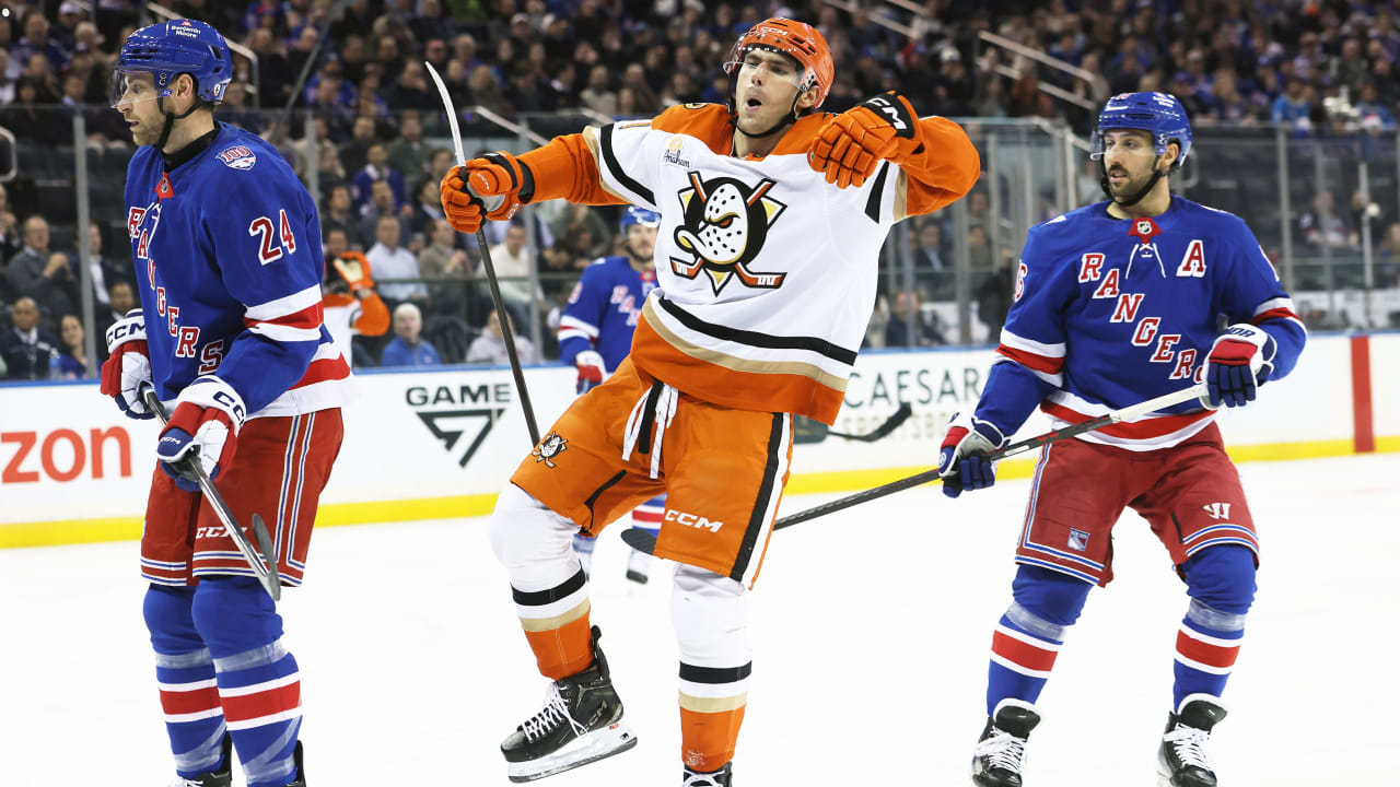 Gauthier scores go-ahead goal in 3rd, Ducks edge Rangers