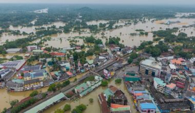 Cyclone Ditwah brings worst flooding in decades to Sri Lanka, killing hundreds