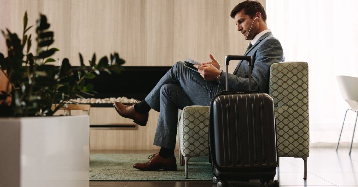 Stuck at the Airport? Get Lounge Access With This Card