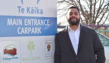 Trouble in the village: Star service takes unhealthy turn