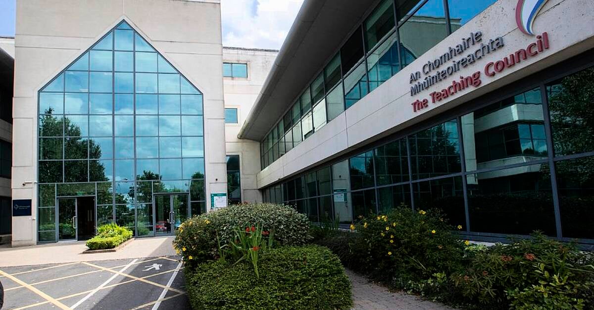 Principal involved in 'predatory' conduct with student teacher removed from register of teachers