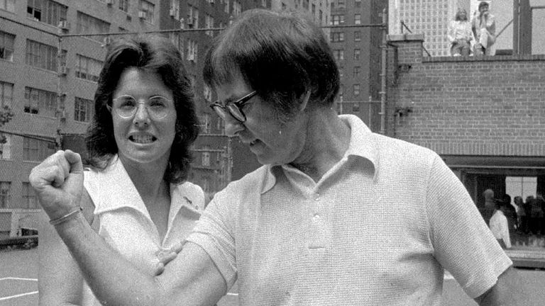 Bobby Riggs poses for Billie Jean King. Pic: AP