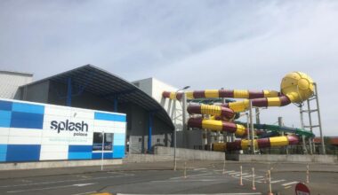 Pool boo-boo as swim instructor steps in doo-doo