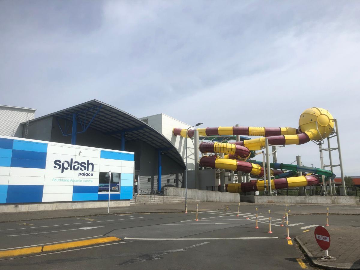 Pool boo-boo as swim instructor steps in doo-doo