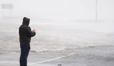 Orange wind warning issued for 11 counties