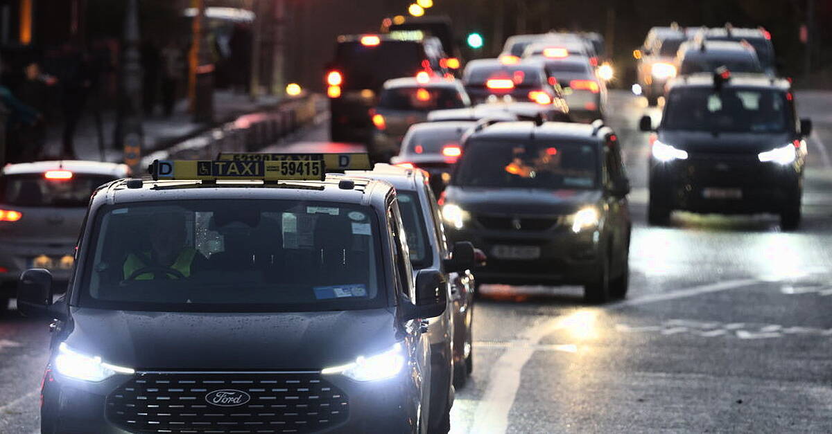 Traffic delays expected as taxis drive no more than 20km/h in protest