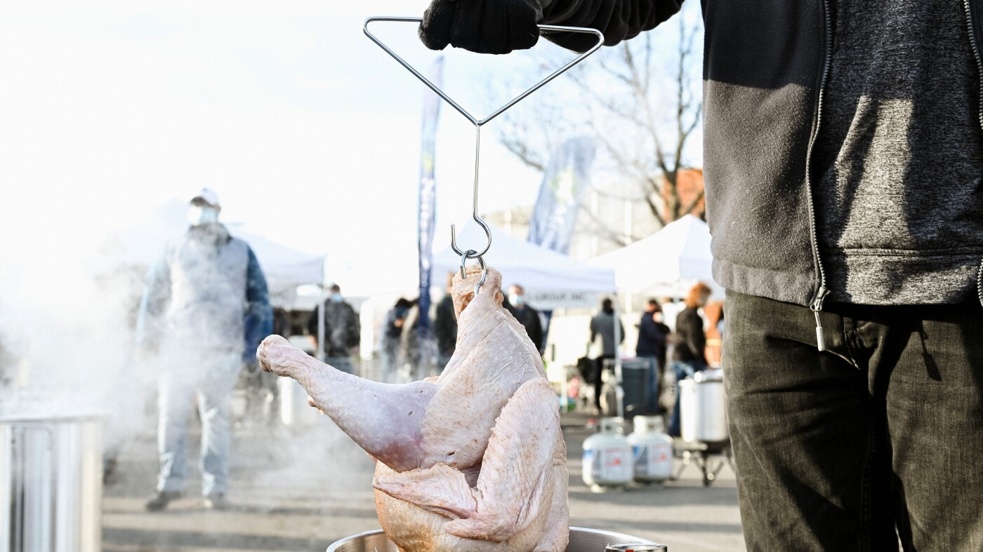 How to fry a turkey for your holiday meal : NPR