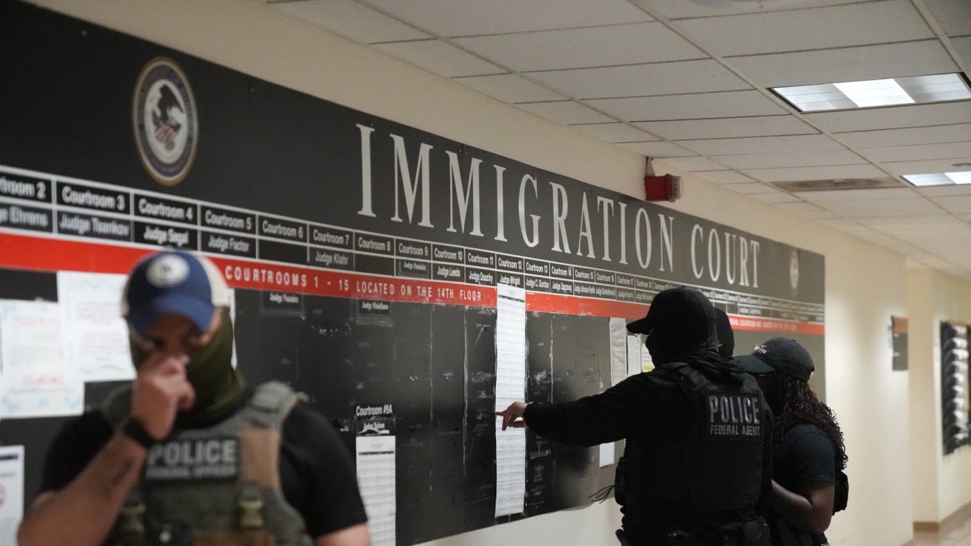 Democrats seek limits on who can serve as immigration judges amid mass layoffs : NPR