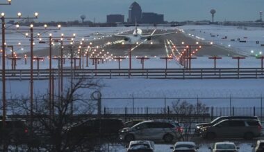 At least 1,500 flights canceled as snow hits Northeast during holidays