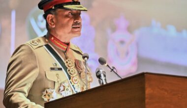 Saudi Arabia awards Pakistan's powerful army chief highest national honor after defense pact