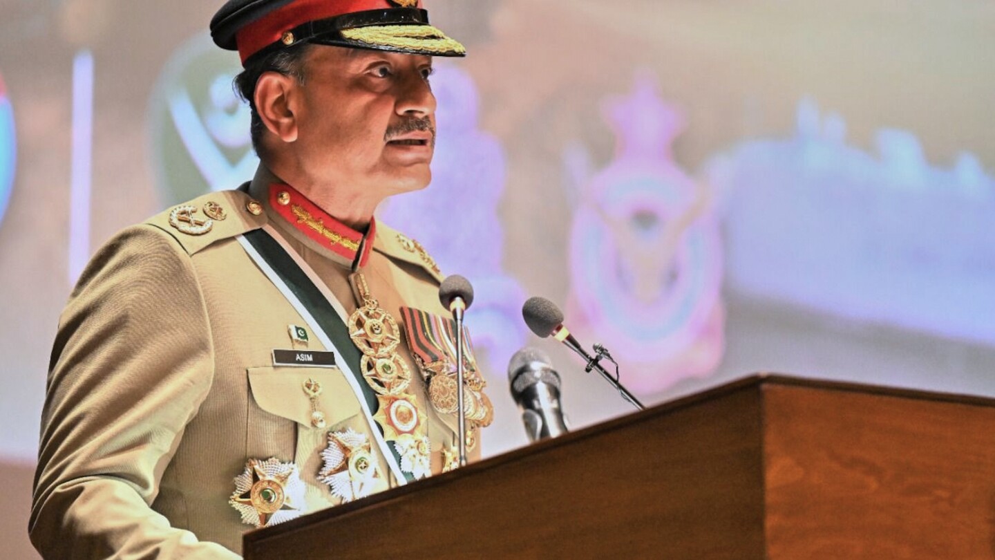 Saudi Arabia awards Pakistan's powerful army chief highest national honor after defense pact