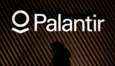 Palantir logo.