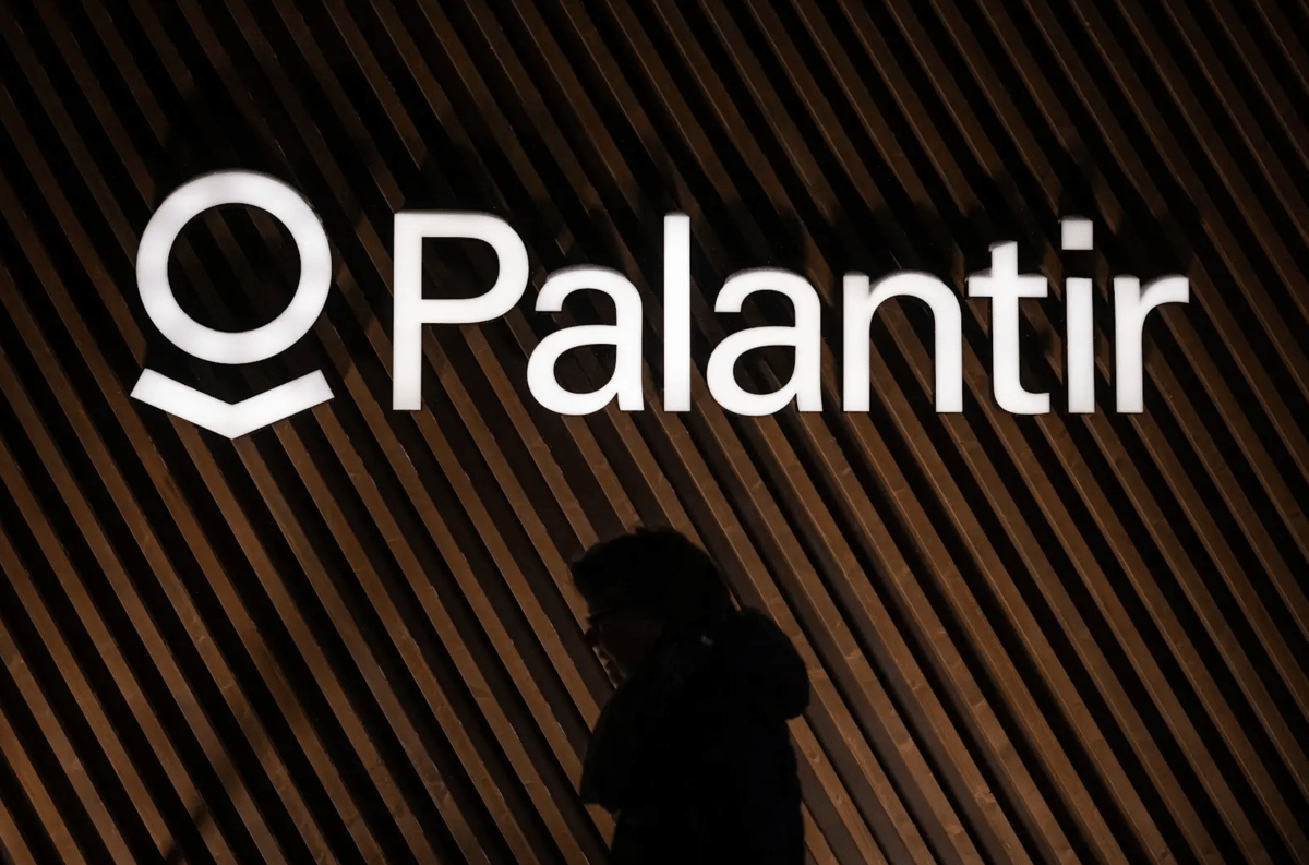 Palantir logo.