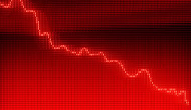 1 dotted red arrow glowing and going down.