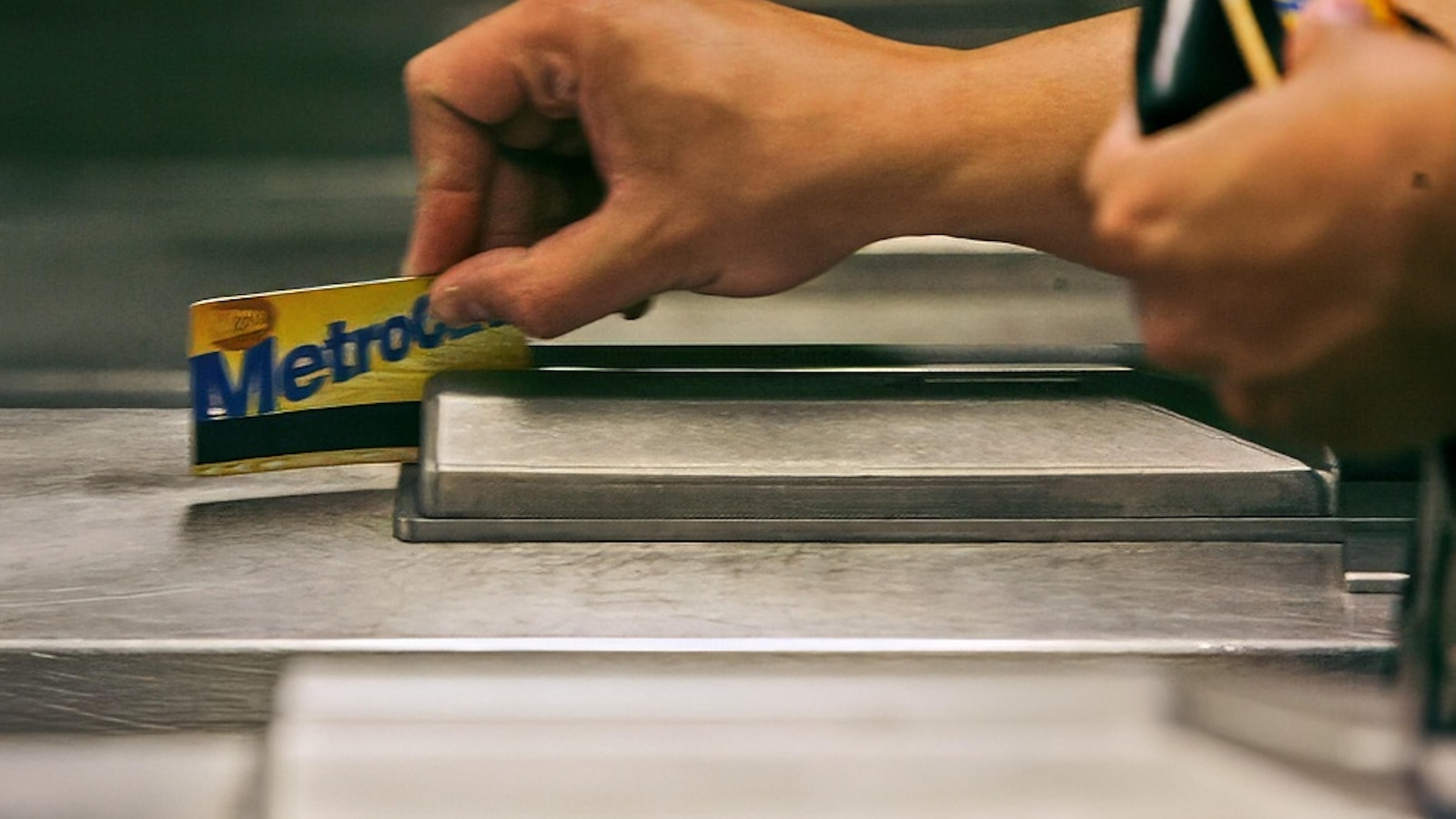 New York subway ends its MetroCard era and switches fully to tap-and-go fares