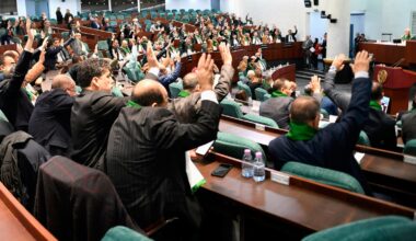 Algeria votes to declare French colonization a crime and demands restitution