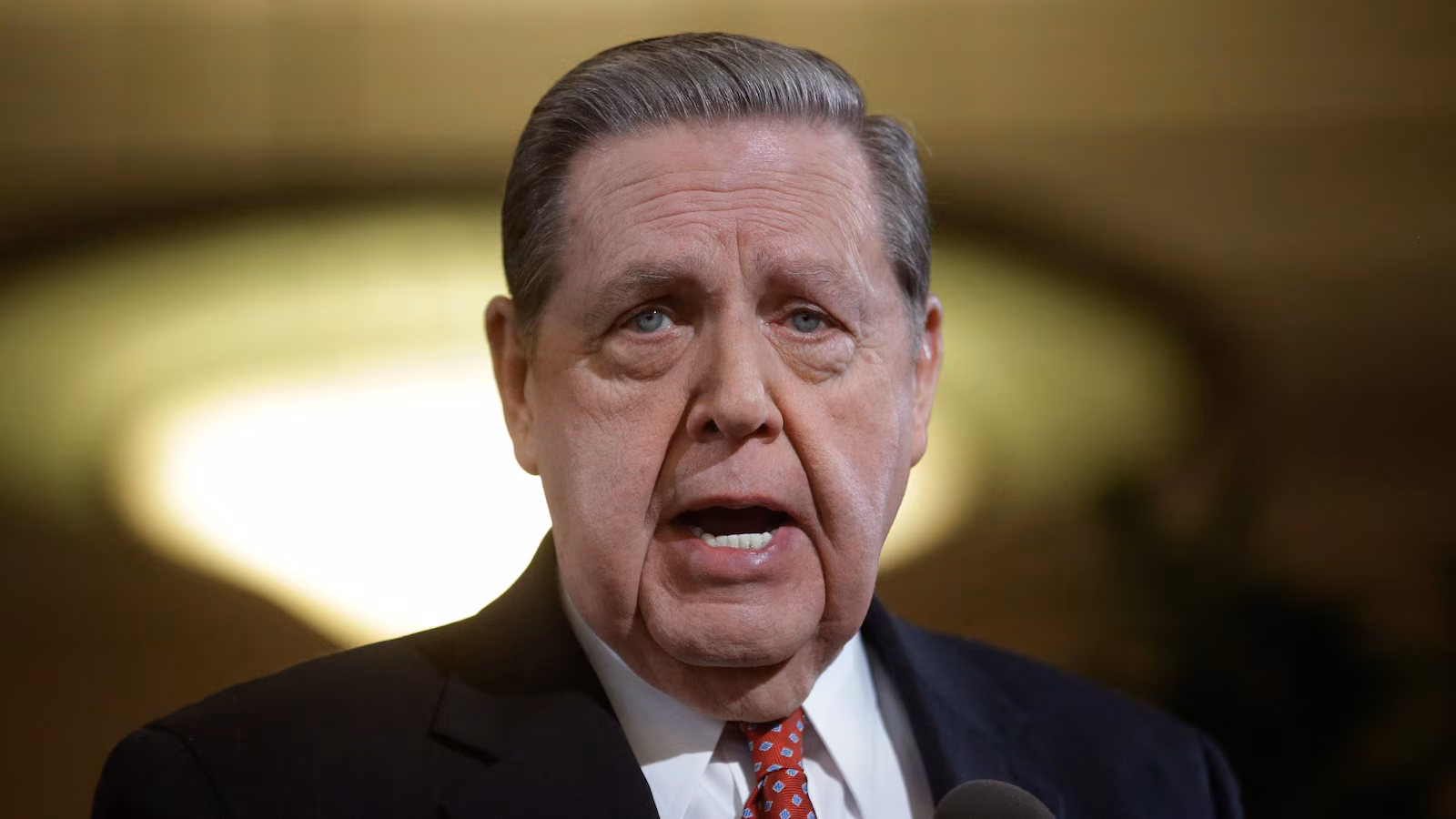 Jeffrey R. Holland, next in line to lead Church of Jesus Christ of Latter-day Saints, dies at 85