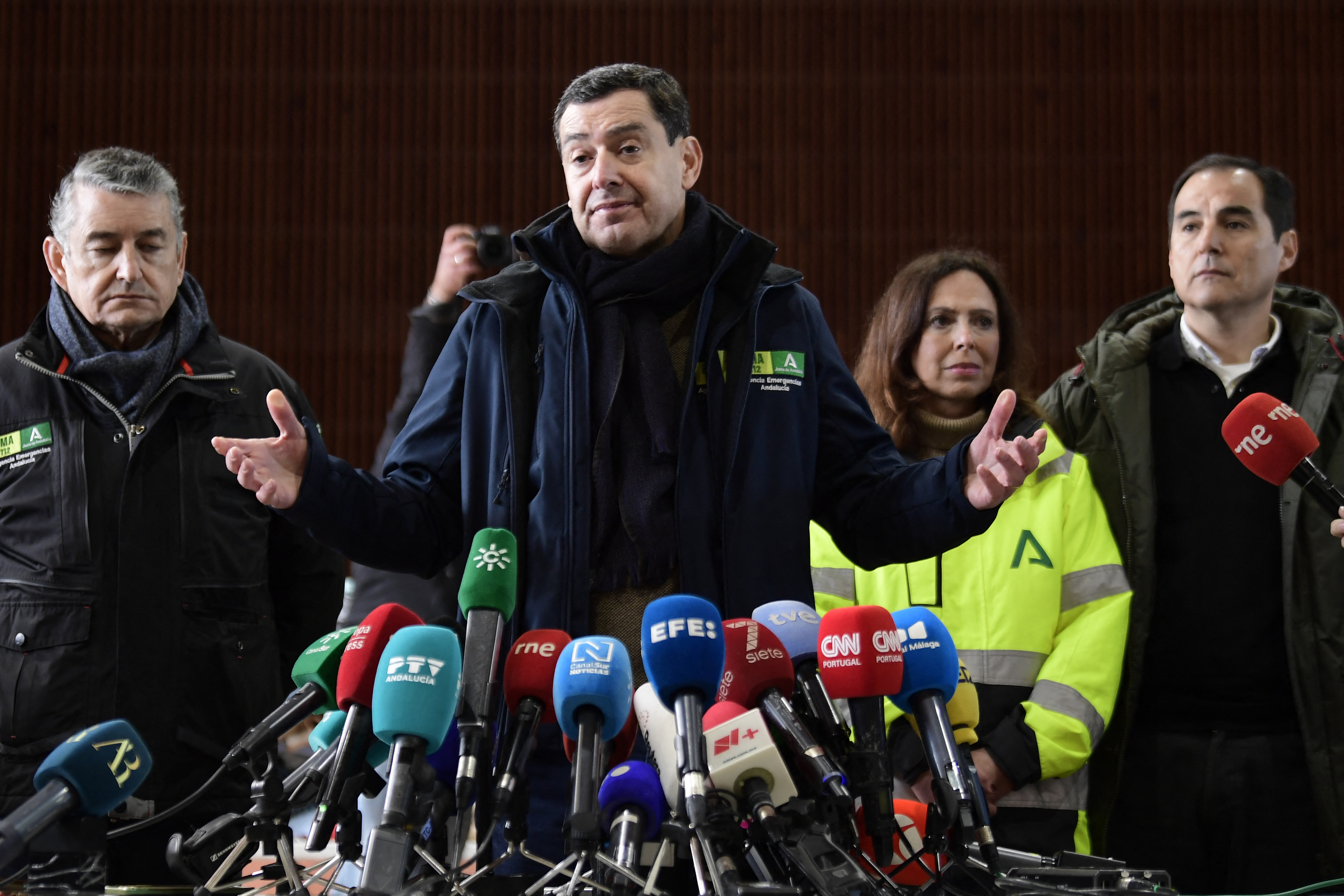 Juanma Moreno speaking to the press on Monday