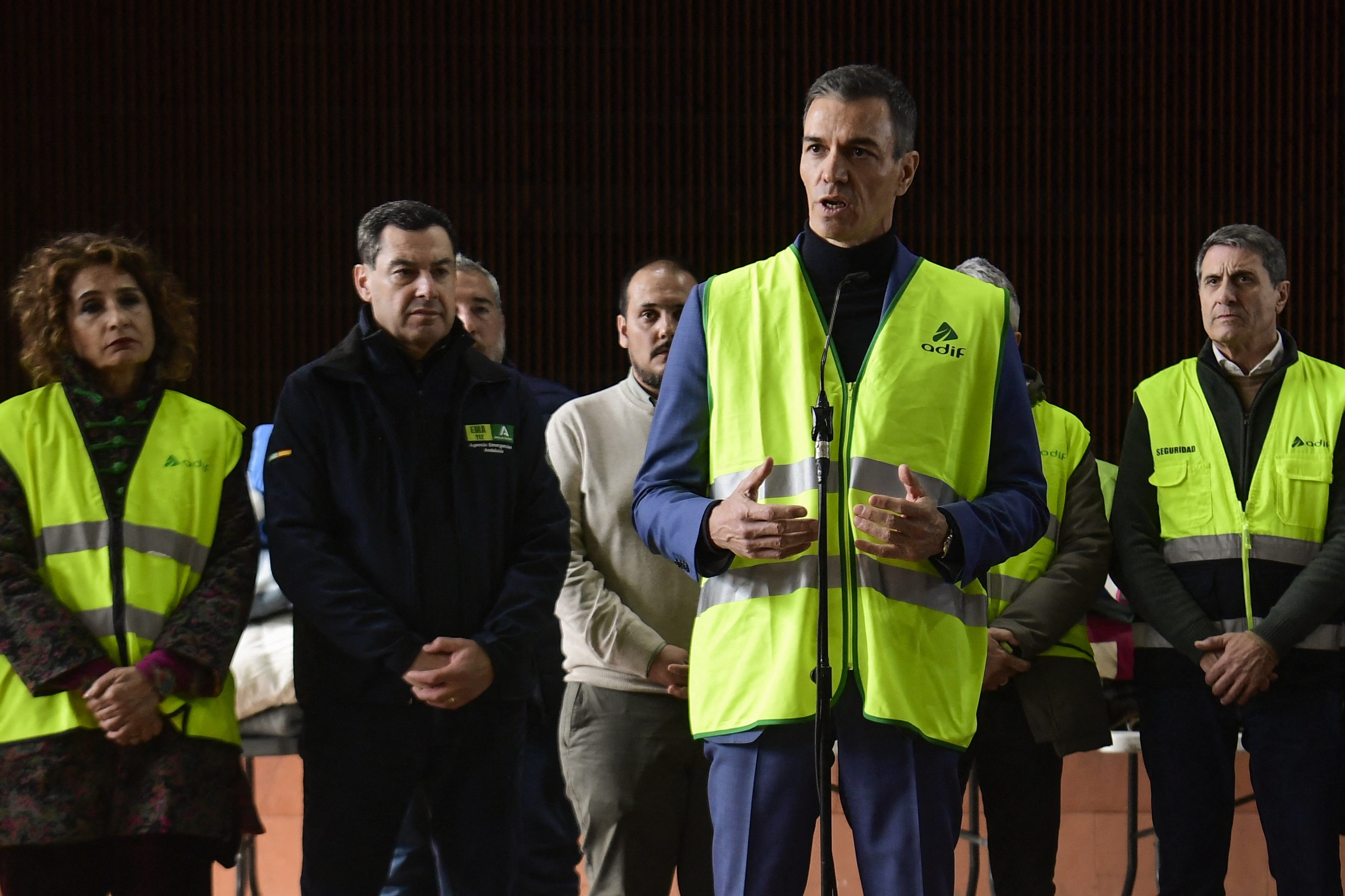 Pedro Sánchez speaks at the scene in Adamuz, southern Spain
