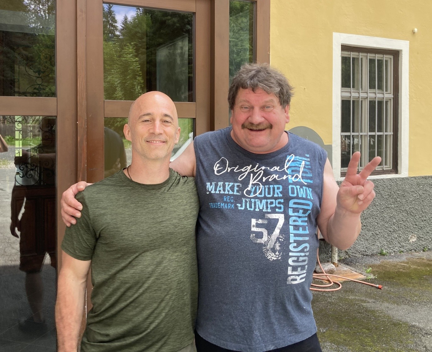 Antonio and Witgar Wiegele, Veronika's owner and caretaker.