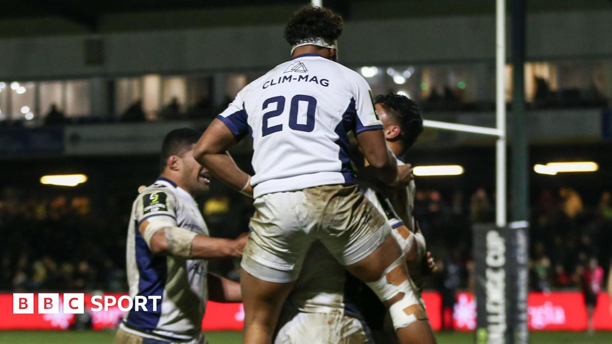 Montpellier, who have won all four Challenge Cup games in the 2025-26 season, celebrate a try against Ospreys