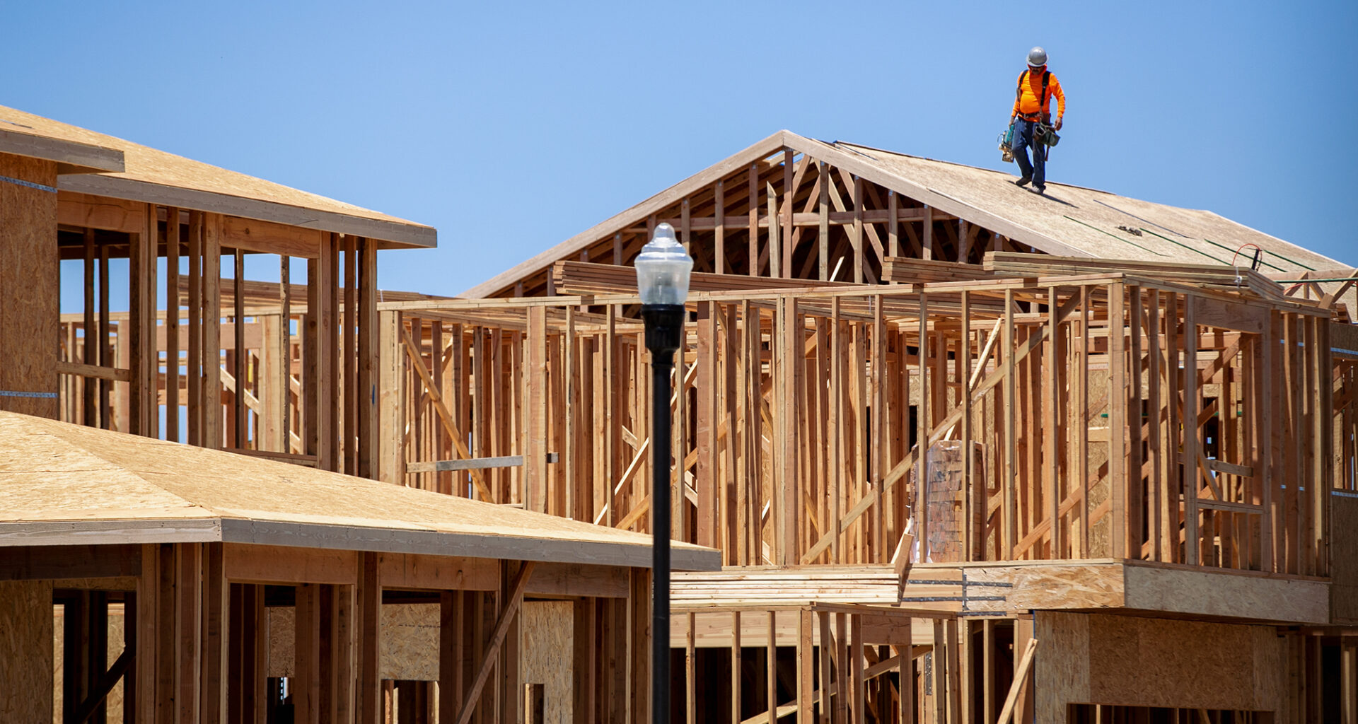 Lawmakers push $10 billion housing bond, kill rent cap