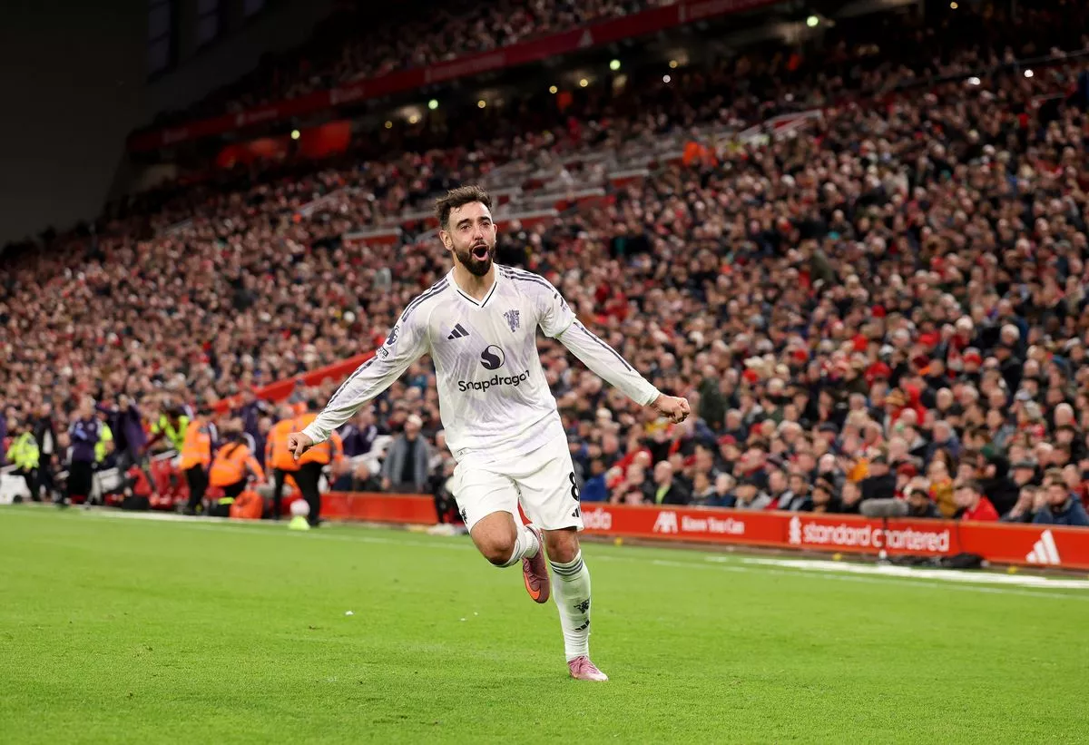 Bruno Fernandes could be set for a return to a more attack-minded position