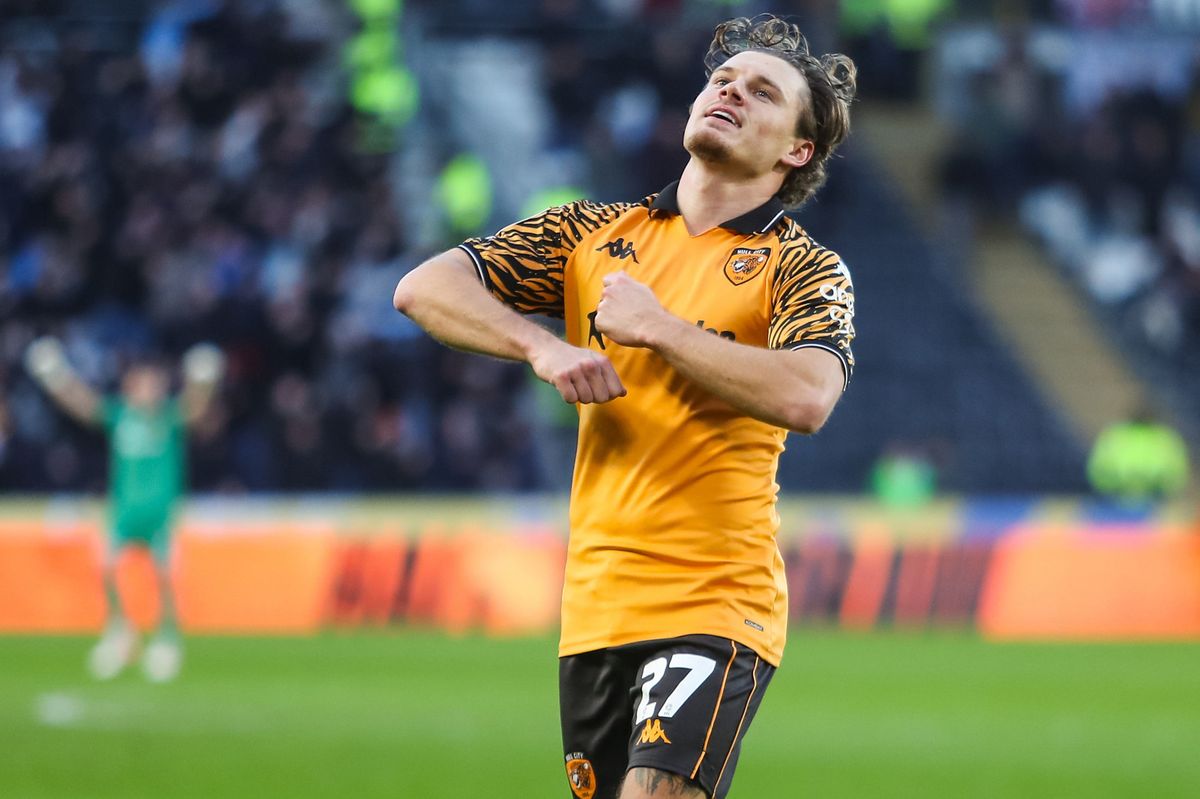 Hull City's Regan Slater celebrates his goal against Swansea
