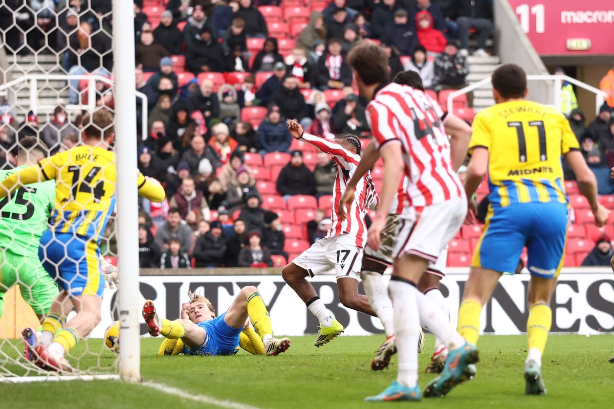 Flynn Downes of Southampton scores against Stoke City
