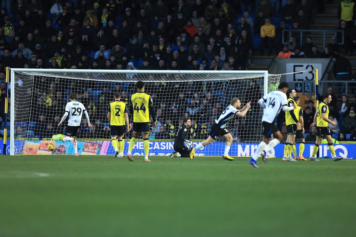 Marvin Ducksch of Birmingham City scores during the Sky Bet Championship match between Oxford United and Birmingham City at Kassam Stadium