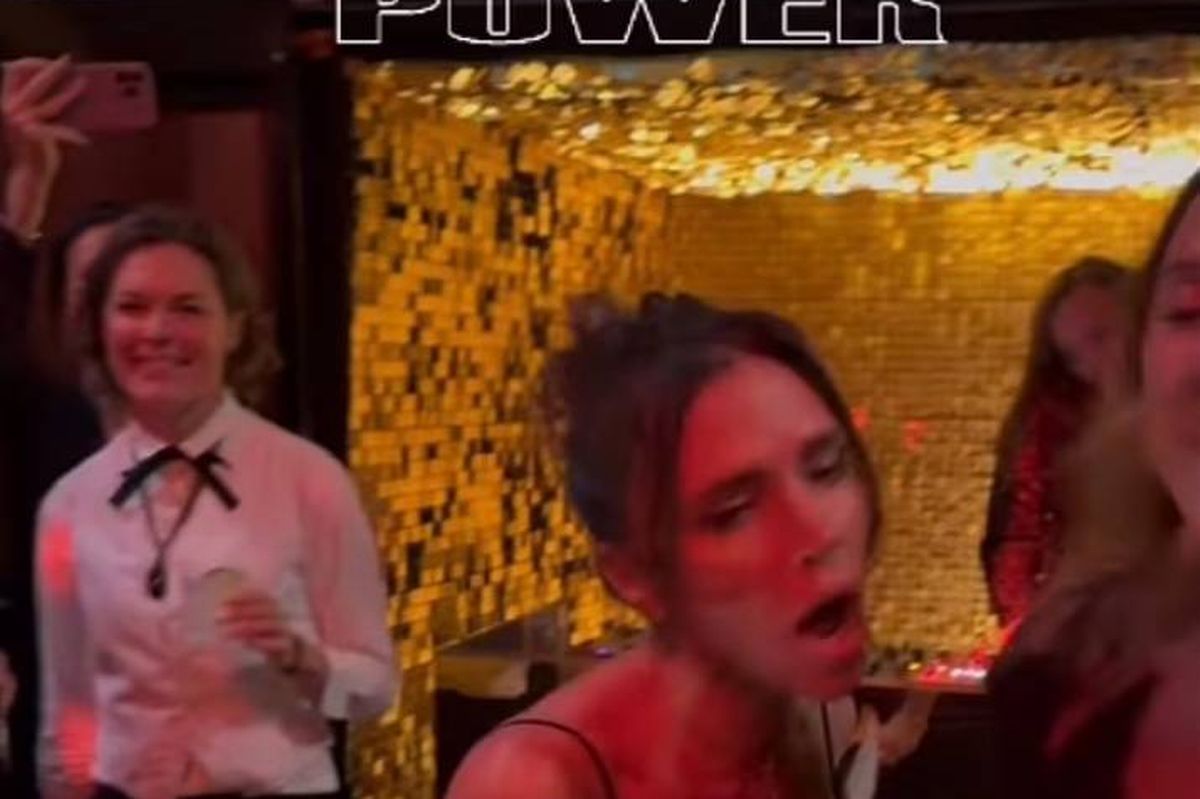 Victoria sang and danced along with the other girls as David filmed the iconic moment