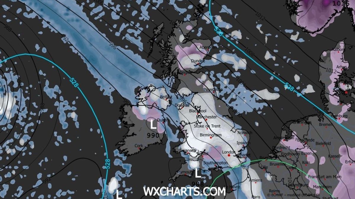 Weather maps show snow hitting parts of the UK next week - but this could all change in the coming days