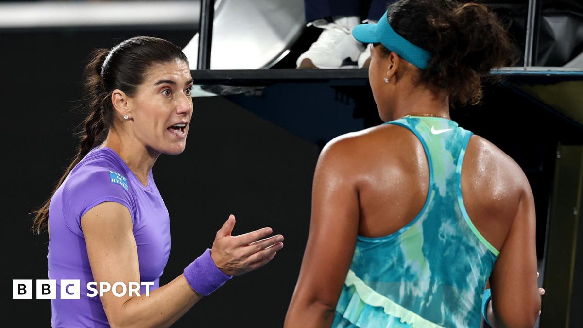 Sorana Cirstea argues with Naomi Osaka