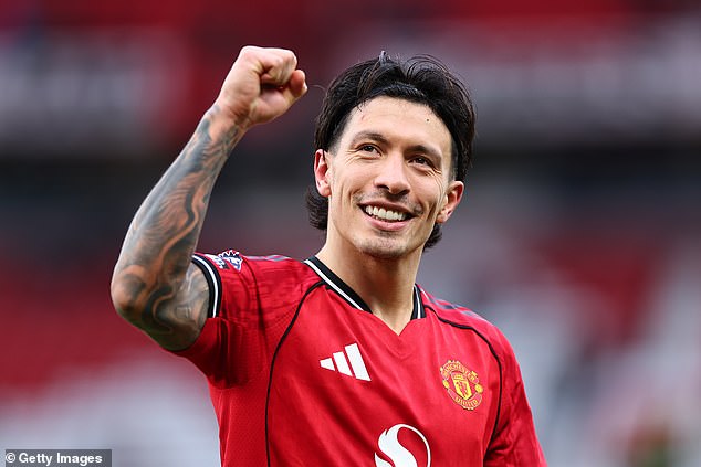 Lisandro Martinez opened up on the differences in style between Carrick and Ruben Amorim