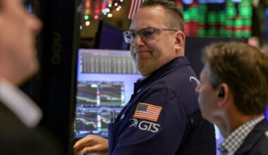 U.S. stocks show little reaction to Trump's extraordinary Venezuela action. Why investors see a bull case