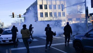 Judge rules feds can’t detain or tear gas peaceful protesters