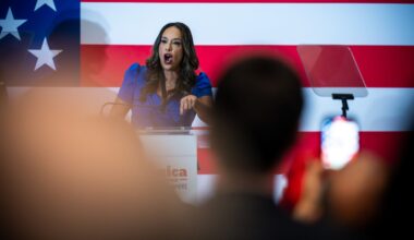 Texas congresswoman wants legal status for migrant builders