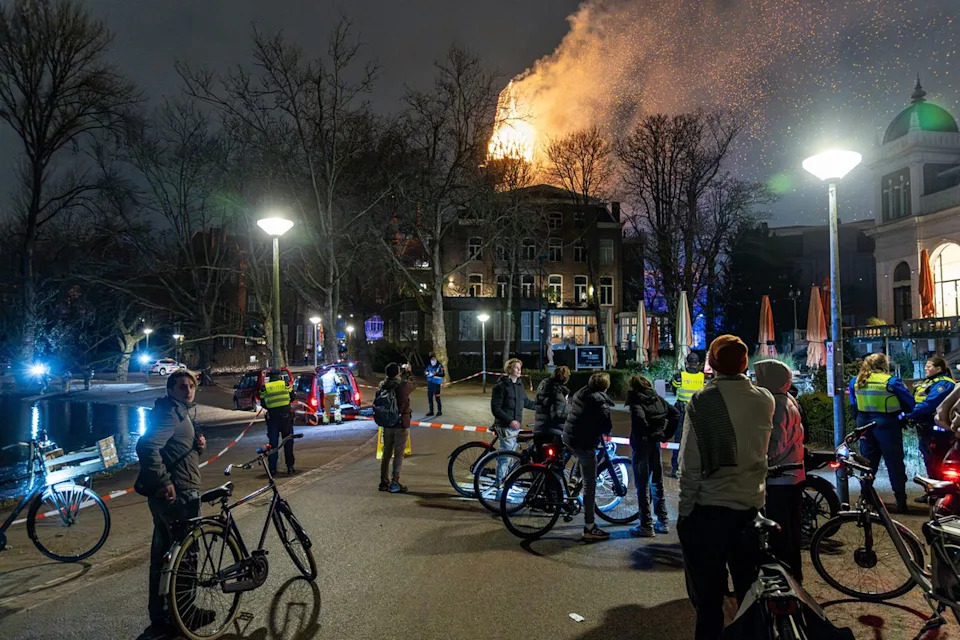 Laurens Niezen / ANP / AFP via Getty The Vondelkerk up in flames